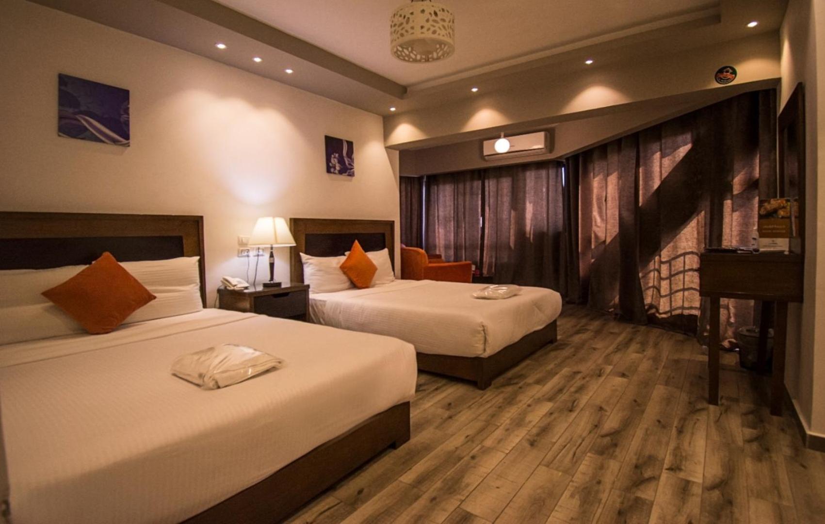 Nile Guardian Hotel Giza Exterior photo